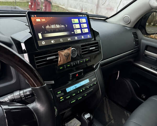 Серый Тойота Ленд Крузер, объемом двигателя 4.46 л и пробегом 310 тыс. км за 24200 $, фото 7 на Automoto.ua