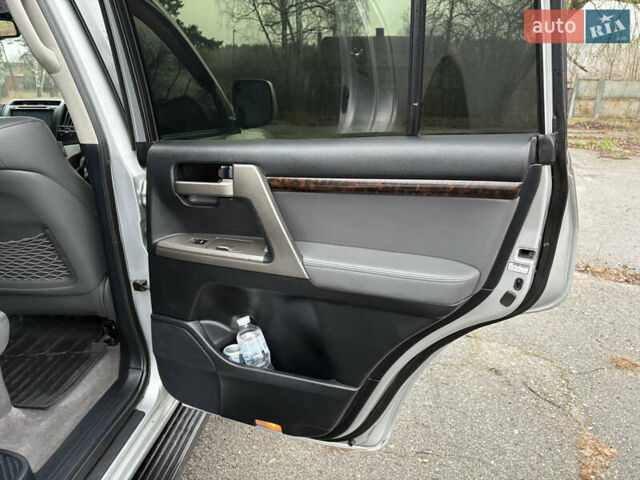 Сірий Тойота Ленд Крузер, об'ємом двигуна 4.7 л та пробігом 240 тис. км за 21800 $, фото 24 на Automoto.ua