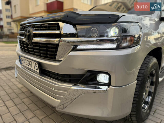 Серый Тойота Ленд Крузер, объемом двигателя 4.7 л и пробегом 305 тыс. км за 25500 $, фото 21 на Automoto.ua