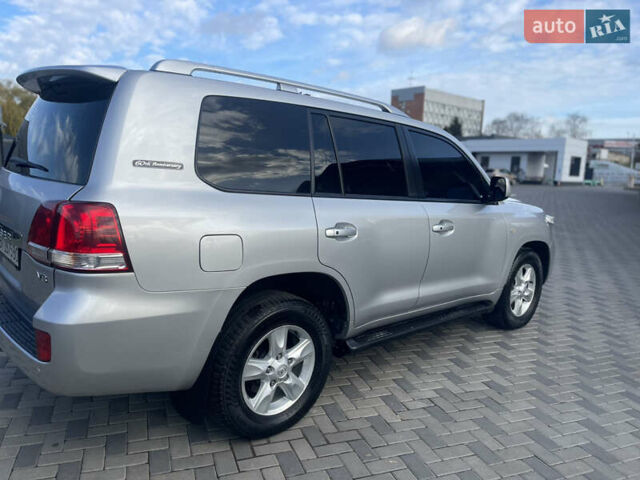 Серый Тойота Ленд Крузер, объемом двигателя 4.46 л и пробегом 104 тыс. км за 36800 $, фото 7 на Automoto.ua