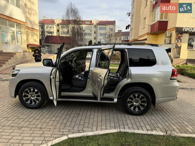 Серый Тойота Ленд Крузер, объемом двигателя 4.7 л и пробегом 305 тыс. км за 25500 $, фото 69 на Automoto.ua