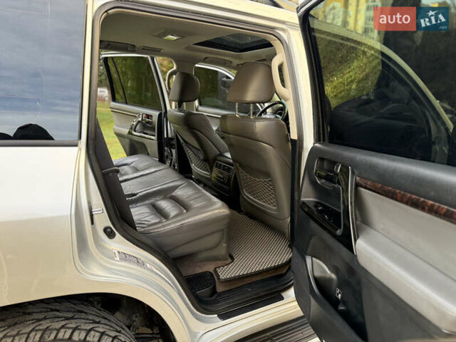 Серый Тойота Ленд Крузер, объемом двигателя 4.7 л и пробегом 305 тыс. км за 25500 $, фото 38 на Automoto.ua