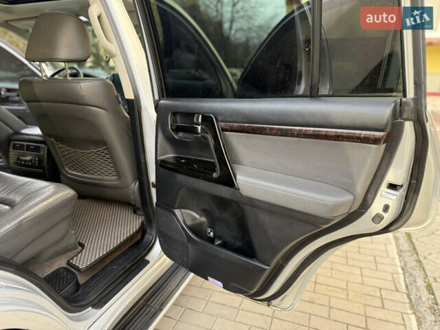 Серый Тойота Ленд Крузер, объемом двигателя 4.7 л и пробегом 305 тыс. км за 25500 $, фото 41 на Automoto.ua