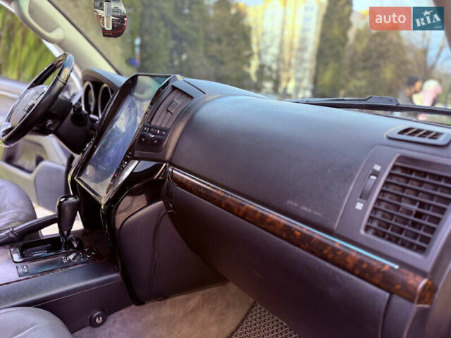 Серый Тойота Ленд Крузер, объемом двигателя 4.7 л и пробегом 305 тыс. км за 25500 $, фото 73 на Automoto.ua