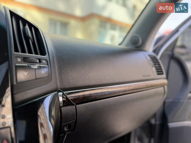 Серый Тойота Ленд Крузер, объемом двигателя 4.7 л и пробегом 305 тыс. км за 25500 $, фото 59 на Automoto.ua