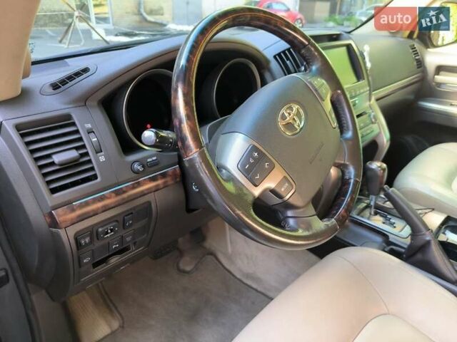 Серый Тойота Ленд Крузер, объемом двигателя 4.7 л и пробегом 199 тыс. км за 25500 $, фото 49 на Automoto.ua