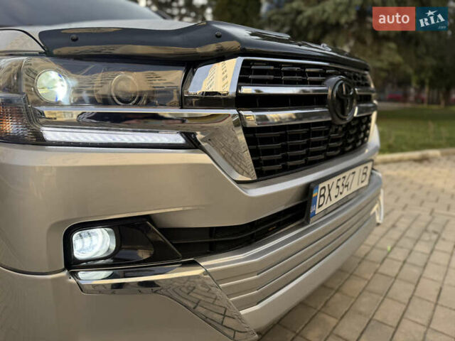 Серый Тойота Ленд Крузер, объемом двигателя 4.7 л и пробегом 305 тыс. км за 25500 $, фото 16 на Automoto.ua