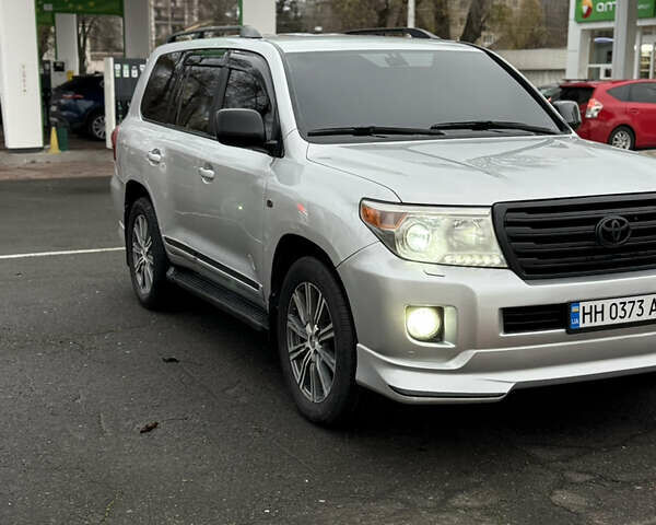 Серый Тойота Ленд Крузер, объемом двигателя 4.46 л и пробегом 310 тыс. км за 24200 $, фото 1 на Automoto.ua