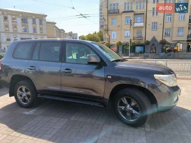 Серый Тойота Ленд Крузер, объемом двигателя 4.7 л и пробегом 199 тыс. км за 25500 $, фото 33 на Automoto.ua