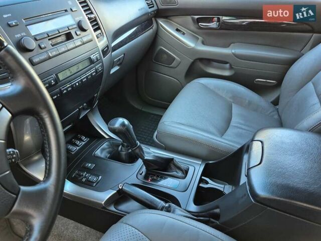 Серый Тойота Ленд Крузер, объемом двигателя 3.96 л и пробегом 139 тыс. км за 19500 $, фото 55 на Automoto.ua