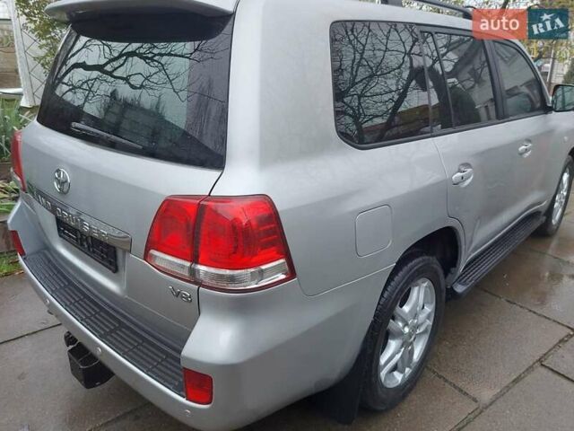 Серый Тойота Ленд Крузер, объемом двигателя 4.46 л и пробегом 199 тыс. км за 29000 $, фото 6 на Automoto.ua