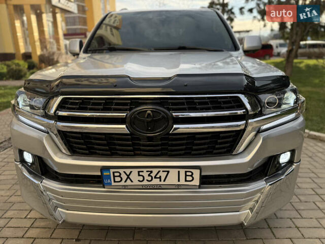 Серый Тойота Ленд Крузер, объемом двигателя 4.7 л и пробегом 305 тыс. км за 25500 $, фото 13 на Automoto.ua