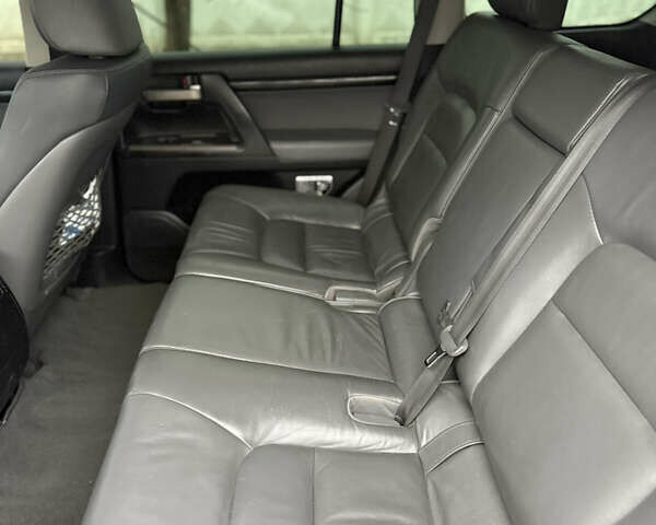 Серый Тойота Ленд Крузер, объемом двигателя 4.46 л и пробегом 310 тыс. км за 24200 $, фото 12 на Automoto.ua