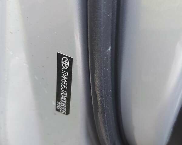 Серый Тойота Ленд Крузер, объемом двигателя 4.46 л и пробегом 199 тыс. км за 29000 $, фото 23 на Automoto.ua