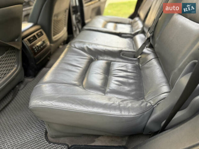 Серый Тойота Ленд Крузер, объемом двигателя 4.7 л и пробегом 305 тыс. км за 25500 $, фото 49 на Automoto.ua