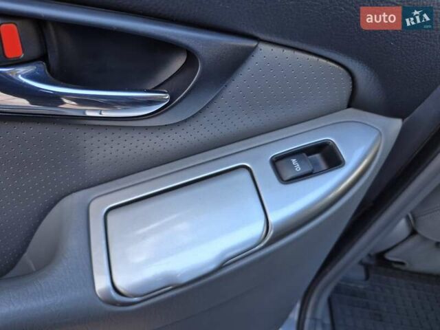 Серый Тойота Ленд Крузер, объемом двигателя 3.96 л и пробегом 139 тыс. км за 19500 $, фото 38 на Automoto.ua