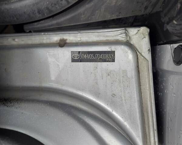 Серый Тойота Ленд Крузер, объемом двигателя 4.46 л и пробегом 199 тыс. км за 29000 $, фото 24 на Automoto.ua