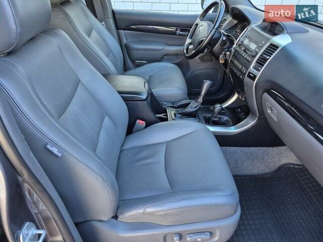 Серый Тойота Ленд Крузер, объемом двигателя 3.96 л и пробегом 139 тыс. км за 19500 $, фото 46 на Automoto.ua