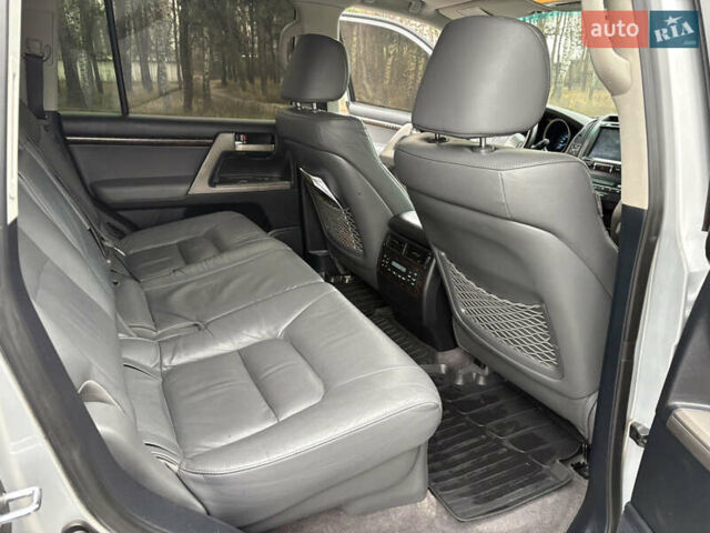 Сірий Тойота Ленд Крузер, об'ємом двигуна 4.7 л та пробігом 240 тис. км за 21800 $, фото 23 на Automoto.ua