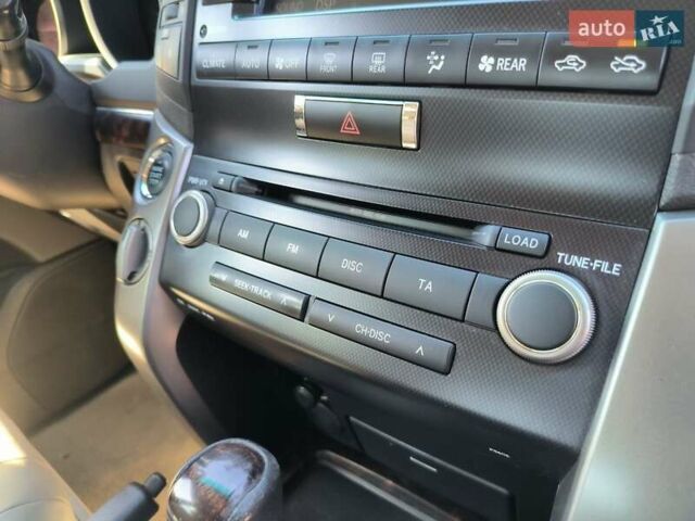 Серый Тойота Ленд Крузер, объемом двигателя 4.7 л и пробегом 199 тыс. км за 25500 $, фото 43 на Automoto.ua