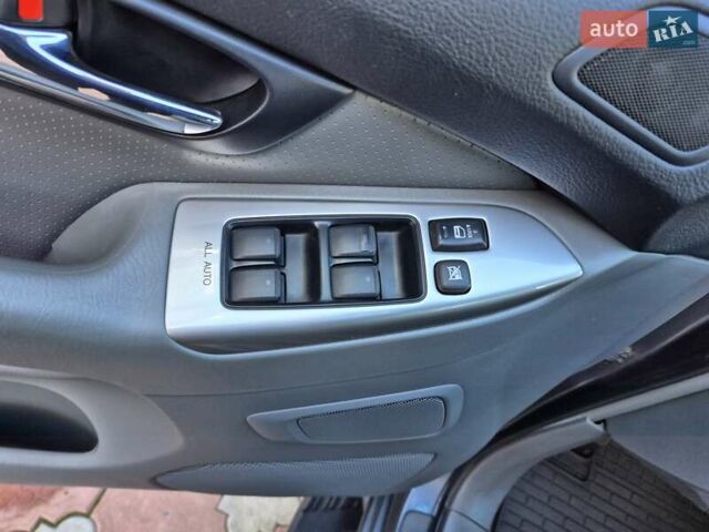 Серый Тойота Ленд Крузер, объемом двигателя 3.96 л и пробегом 139 тыс. км за 19500 $, фото 51 на Automoto.ua