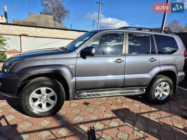 Серый Тойота Ленд Крузер, объемом двигателя 3.96 л и пробегом 139 тыс. км за 19500 $, фото 13 на Automoto.ua
