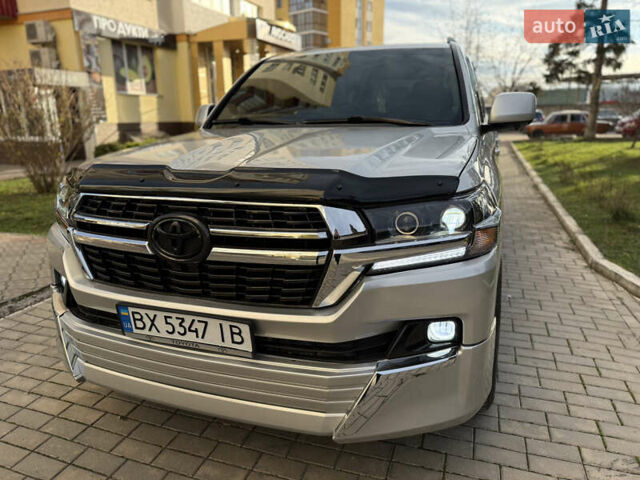 Серый Тойота Ленд Крузер, объемом двигателя 4.7 л и пробегом 305 тыс. км за 25500 $, фото 2 на Automoto.ua