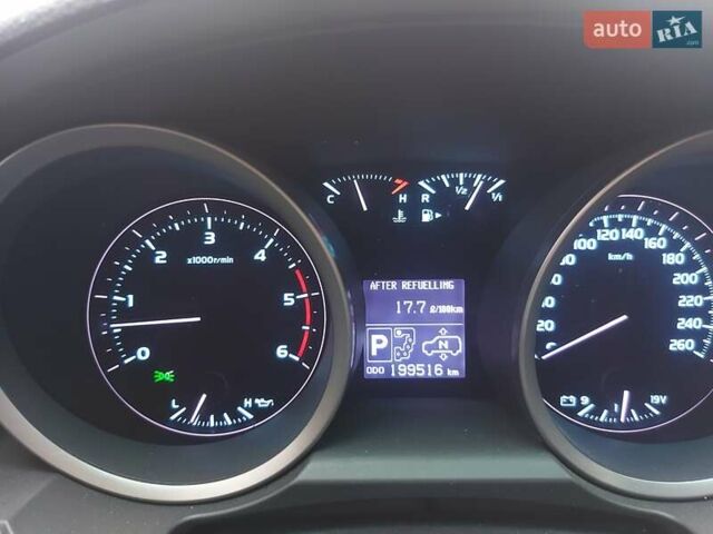 Серый Тойота Ленд Крузер, объемом двигателя 4.46 л и пробегом 199 тыс. км за 29000 $, фото 11 на Automoto.ua