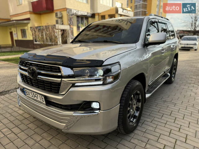 Серый Тойота Ленд Крузер, объемом двигателя 4.7 л и пробегом 305 тыс. км за 25500 $, фото 1 на Automoto.ua