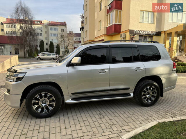 Серый Тойота Ленд Крузер, объемом двигателя 4.7 л и пробегом 305 тыс. км за 25500 $, фото 3 на Automoto.ua