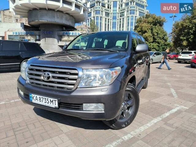 Серый Тойота Ленд Крузер, объемом двигателя 4.7 л и пробегом 199 тыс. км за 25500 $, фото 1 на Automoto.ua