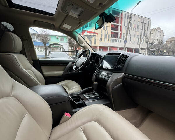 Серый Тойота Ленд Крузер, объемом двигателя 4.46 л и пробегом 317 тыс. км за 21900 $, фото 11 на Automoto.ua