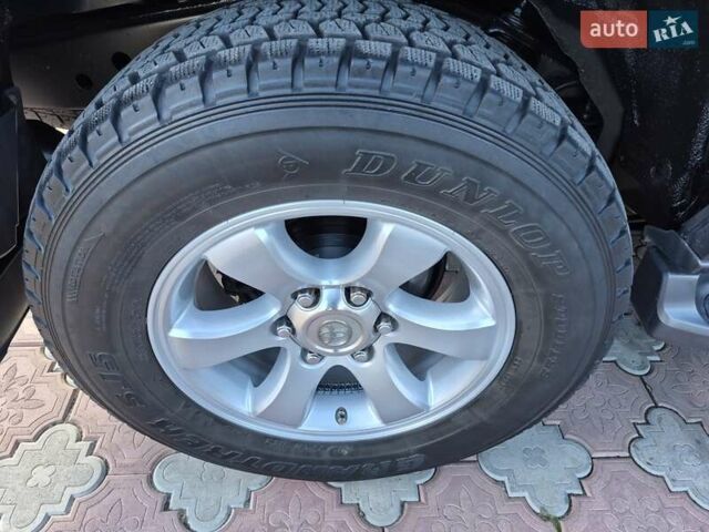 Серый Тойота Ленд Крузер, объемом двигателя 3.96 л и пробегом 139 тыс. км за 19500 $, фото 32 на Automoto.ua