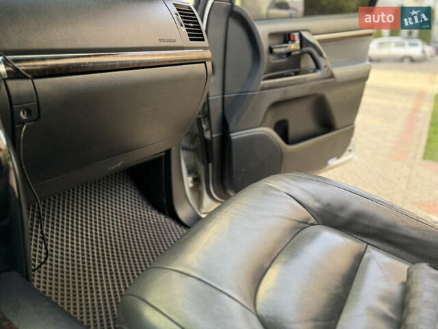 Серый Тойота Ленд Крузер, объемом двигателя 4.7 л и пробегом 305 тыс. км за 25500 $, фото 60 на Automoto.ua