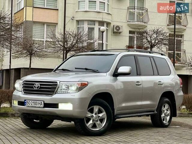 Серый Тойота Ленд Крузер, объемом двигателя 5.7 л и пробегом 220 тыс. км за 26500 $, фото 7 на Automoto.ua