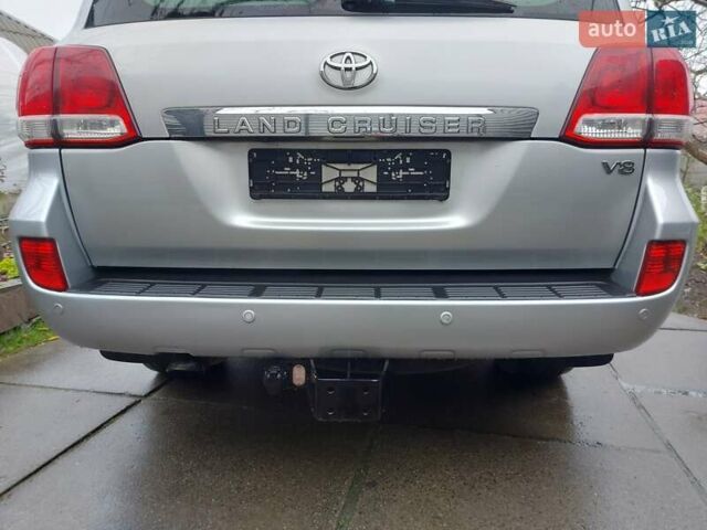 Серый Тойота Ленд Крузер, объемом двигателя 4.46 л и пробегом 199 тыс. км за 29000 $, фото 7 на Automoto.ua