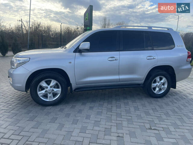 Серый Тойота Ленд Крузер, объемом двигателя 4.46 л и пробегом 104 тыс. км за 36800 $, фото 23 на Automoto.ua