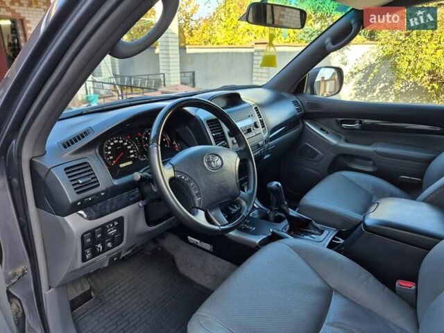Серый Тойота Ленд Крузер, объемом двигателя 3.96 л и пробегом 139 тыс. км за 19500 $, фото 53 на Automoto.ua