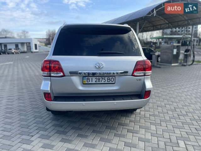 Серый Тойота Ленд Крузер, объемом двигателя 4.46 л и пробегом 104 тыс. км за 36800 $, фото 8 на Automoto.ua