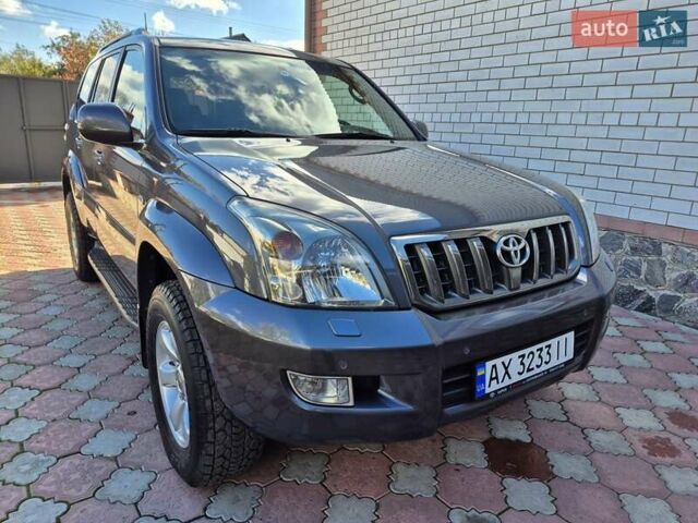 Серый Тойота Ленд Крузер, объемом двигателя 3.96 л и пробегом 139 тыс. км за 19500 $, фото 1 на Automoto.ua