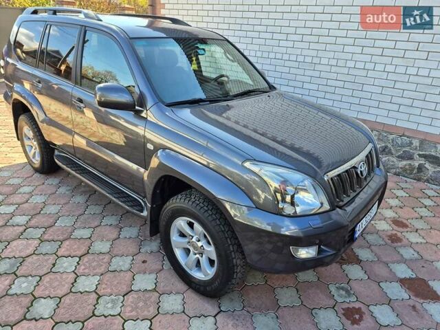 Серый Тойота Ленд Крузер, объемом двигателя 3.96 л и пробегом 139 тыс. км за 19500 $, фото 7 на Automoto.ua