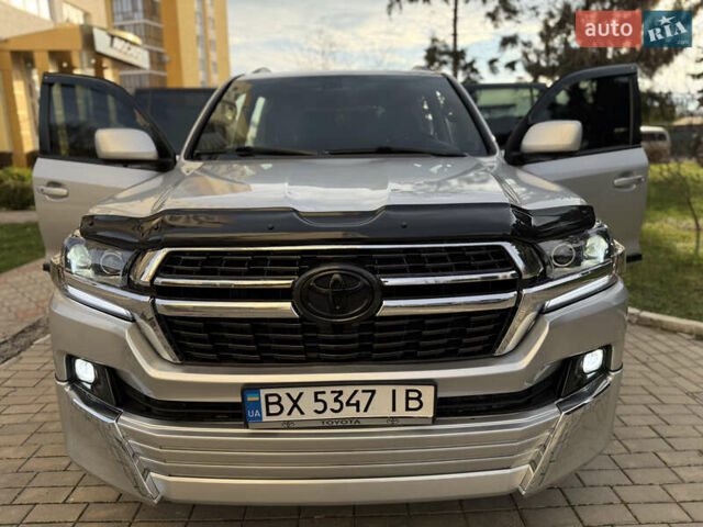 Серый Тойота Ленд Крузер, объемом двигателя 4.7 л и пробегом 305 тыс. км за 25500 $, фото 65 на Automoto.ua