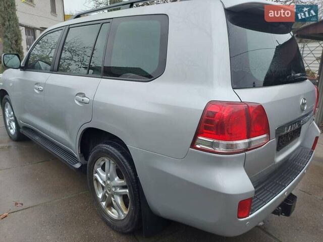 Серый Тойота Ленд Крузер, объемом двигателя 4.46 л и пробегом 199 тыс. км за 29000 $, фото 9 на Automoto.ua