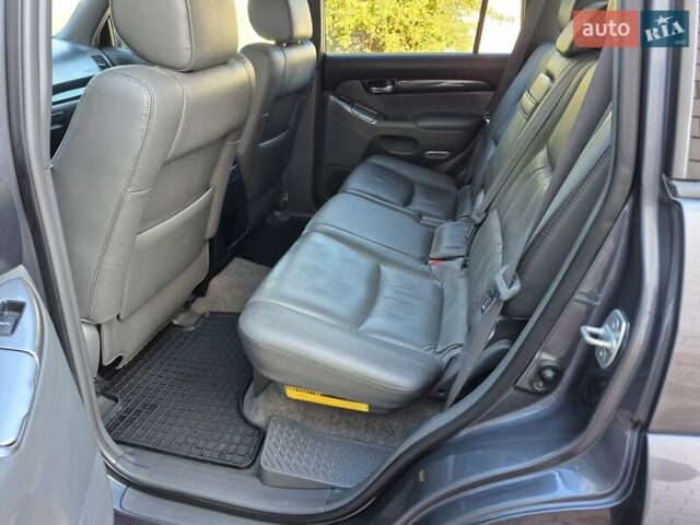 Серый Тойота Ленд Крузер, объемом двигателя 3.96 л и пробегом 139 тыс. км за 19500 $, фото 37 на Automoto.ua