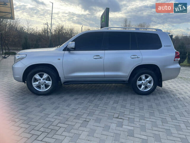 Серый Тойота Ленд Крузер, объемом двигателя 4.46 л и пробегом 104 тыс. км за 36800 $, фото 4 на Automoto.ua