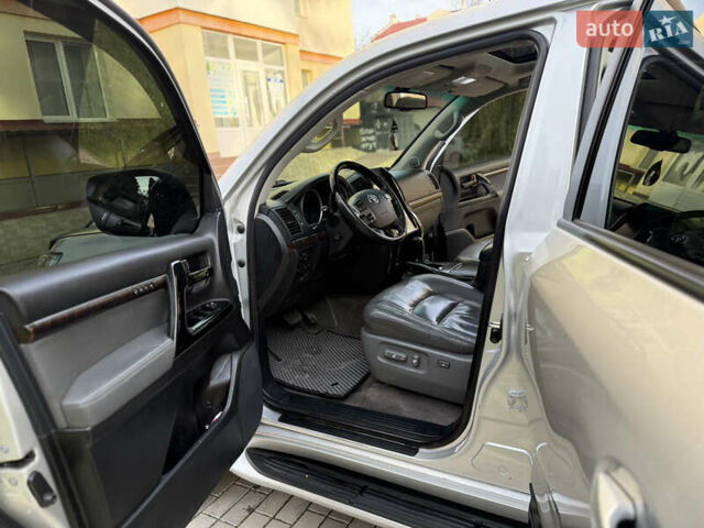 Серый Тойота Ленд Крузер, объемом двигателя 4.7 л и пробегом 305 тыс. км за 25500 $, фото 45 на Automoto.ua