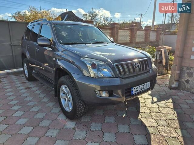 Серый Тойота Ленд Крузер, объемом двигателя 3.96 л и пробегом 139 тыс. км за 19500 $, фото 2 на Automoto.ua