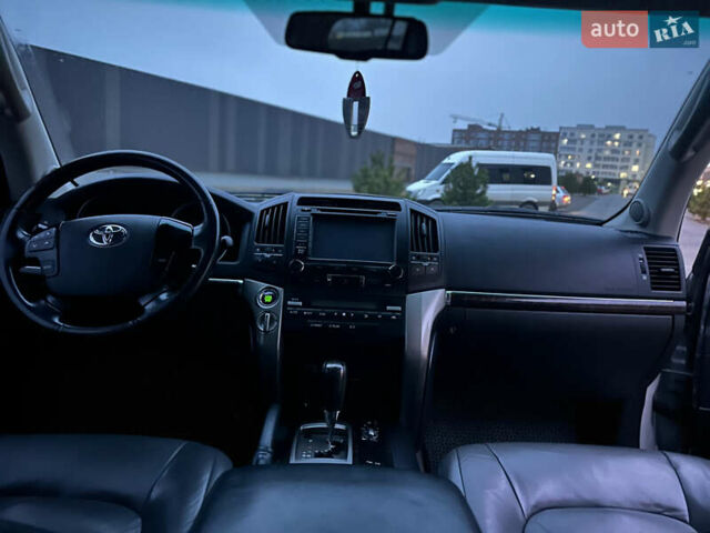 Сірий Тойота Ленд Крузер, об'ємом двигуна 4.66 л та пробігом 276 тис. км за 20500 $, фото 15 на Automoto.ua