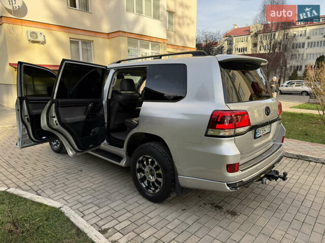 Серый Тойота Ленд Крузер, объемом двигателя 4.7 л и пробегом 305 тыс. км за 25500 $, фото 68 на Automoto.ua