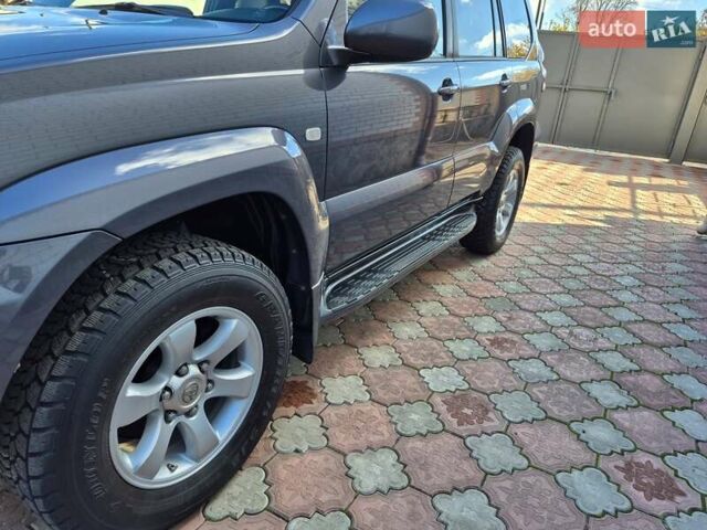 Серый Тойота Ленд Крузер, объемом двигателя 3.96 л и пробегом 139 тыс. км за 19500 $, фото 6 на Automoto.ua